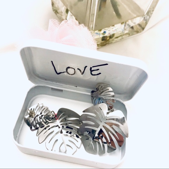 Customizable Bridesmaids' Gift or Jewelry Holder - Picture 2 of 8